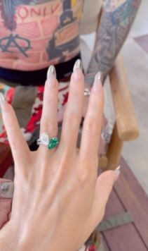 Noah Shannon Green mother Megan Fox flaunting her wedding ring.